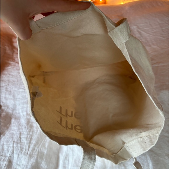 Vuori Cotton Logo Tote Bag - Picture 5 of 5